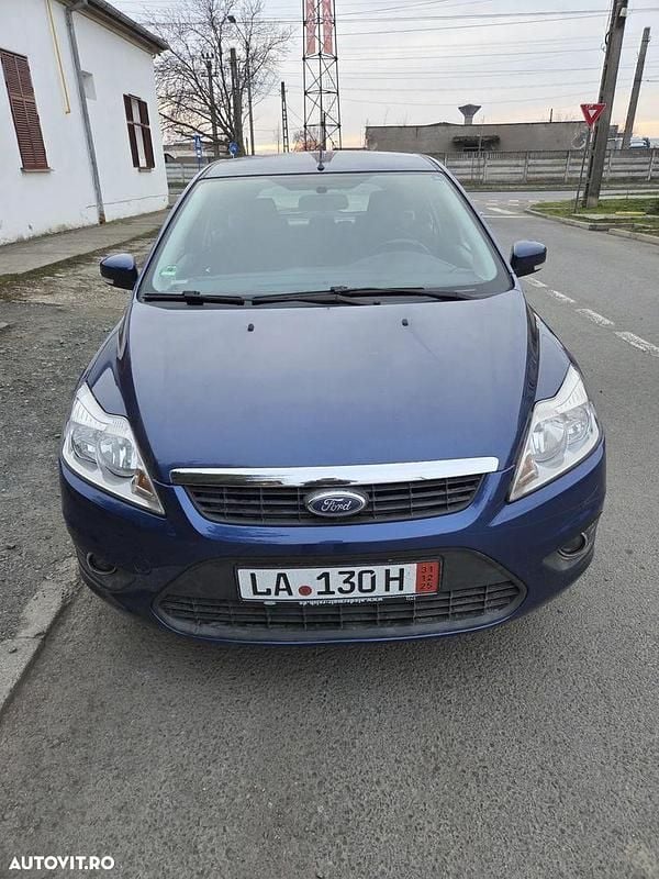 Second-hand Ford Focus Trend 100 CP (73 kW) 2008 Culoarealbastru Hatchback