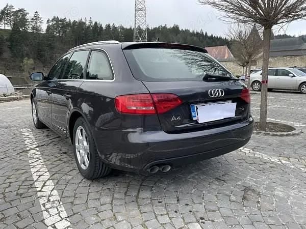 Second-hand Audi A4 143 CP (105 kW) 2012 Hatchback