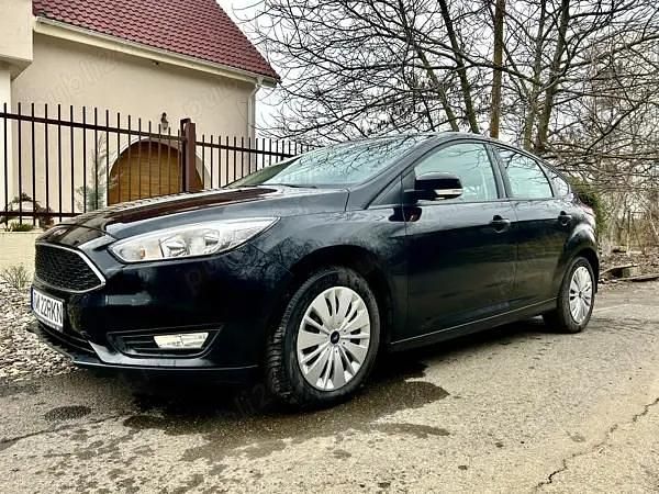 Second-hand Ford Focus Trend 125 CP (91 kW) 2017 Negru Hatchback