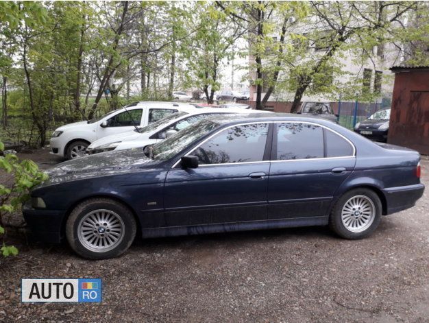 Albastru Utilizat 2001 BMW 525 Berlinǎ | 2.100 EUR - Imagine 1/4