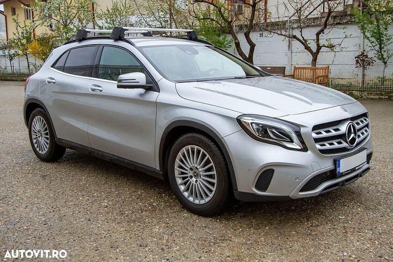 Gri Utilizat 2018 Mercedes GLA220 SUV | 35.000 EUR - Imagine 1/4