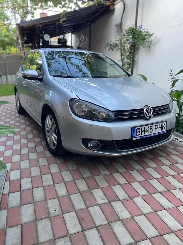Argintiu Utilizat 2010 VW Golf VI Hatchback | 4.750 EUR (Preț OK) - Imagine 1/4