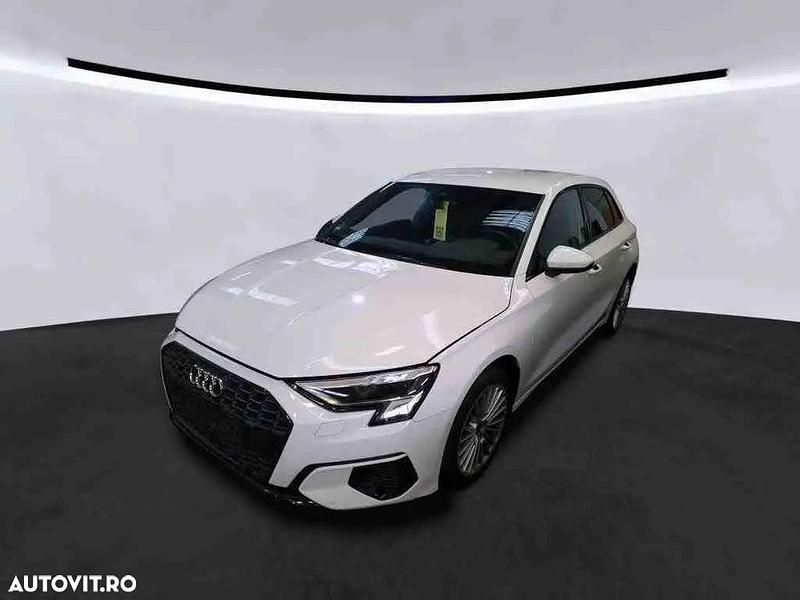 Alb Utilizat 2021 Audi A3 Sportback Advanced Hatchback | 21.780 EUR (Preț bun) - Imagine 1/4