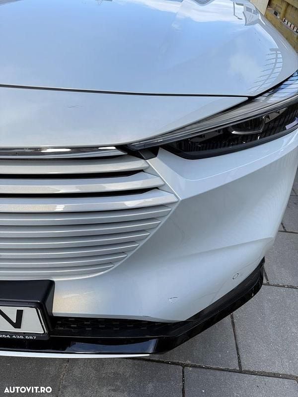 Second-hand Honda HR-V Executive 130 CP (95 kW) 2021 Culoarealb SUV