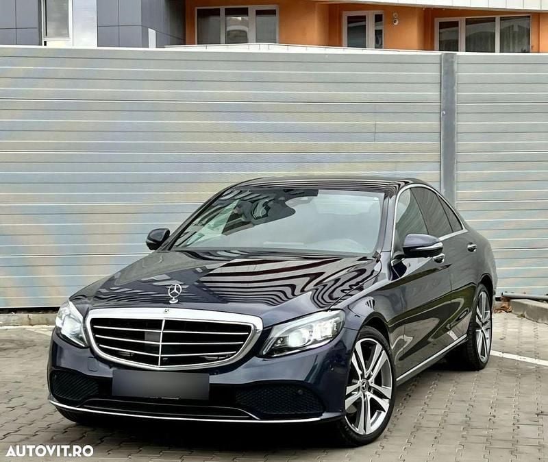 Culoarealbastru Utilizat 2019 Mercedes C220 Berlinǎ | 25.490 EUR (Puțin scump) - Imagine 1/4