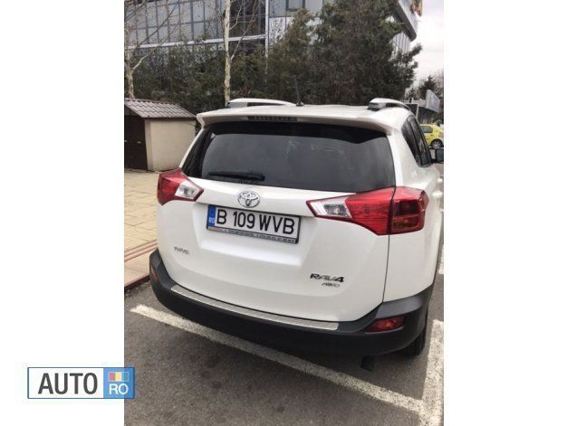 Alb Utilizat 2014 Toyota RAV4 SUV | 24.500 EUR - Imagine 1/3