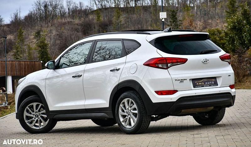 Second-hand Hyundai Tucson Style 116 CP (85 kW) 2016 Culoarealb SUV
