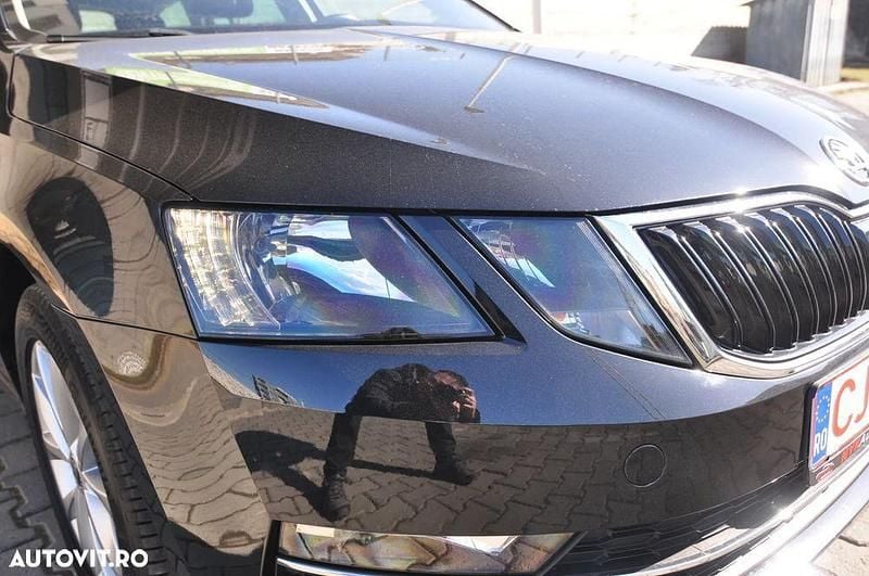 Second-hand Skoda Octavia Ambition 150 CP (110 kW) 2018 Culoarenegru Break