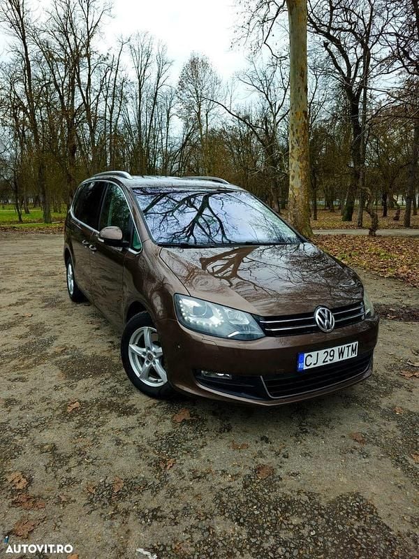 Second-hand VW Sharan 170 CP (125 kW) 2011 Culoaremaro Monovolum