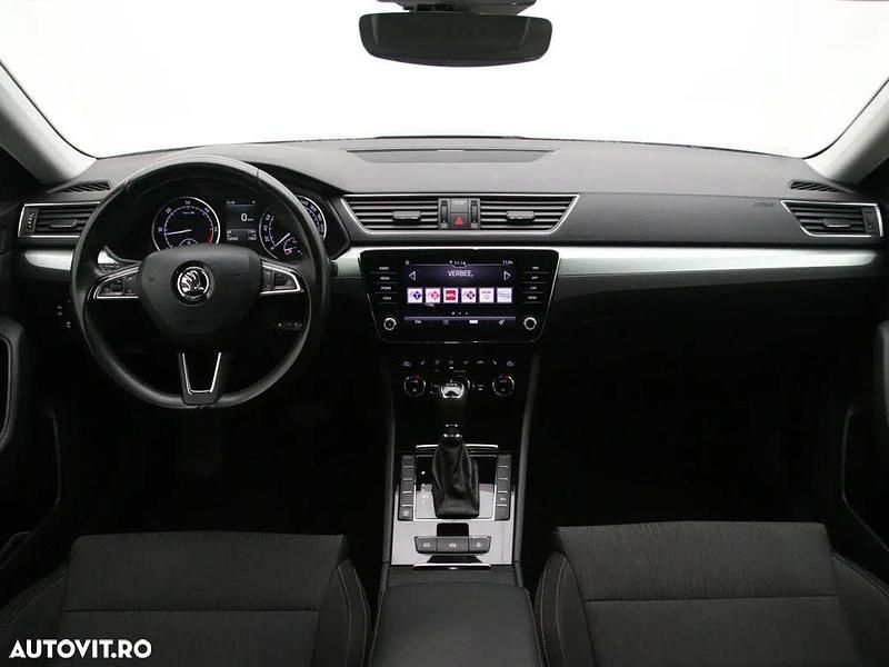 Culoarenegru Utilizat 2018 Skoda Superb Style Hatchback | 14.500 EUR (Preț bun) - Imagine 1/2