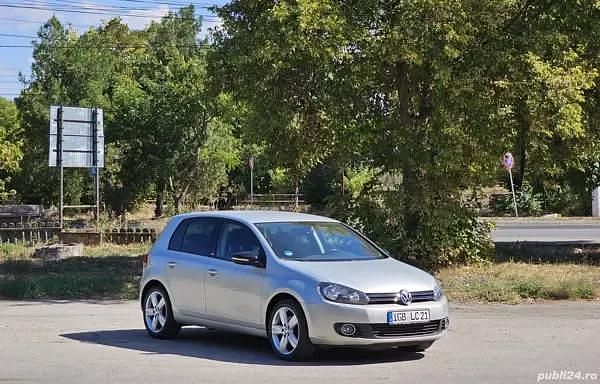 Argintiu Utilizat 2010 VW Golf VI Team Hatchback | 6.390 EUR (Puțin scump) - Imagine 1/4