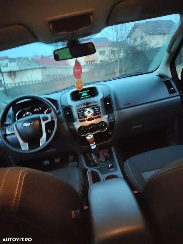 Second-hand Ford Ranger XLT 150 CP (110 kW) 2016 Culoarerosu Pickup