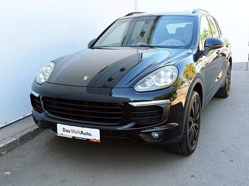 Second-hand Porsche Cayenne 300 CP (220 kW) 2016 Negru  metalic  perleffect SUV