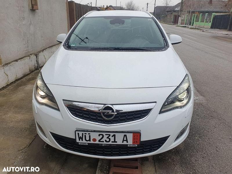 Culoarealb Second-hand 2010 Opel Astra Break | 3.500 EUR (Preț OK) - Imagine 1/4