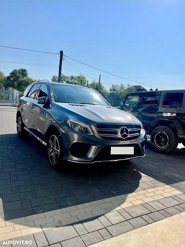 Culoaregri Utilizat 2017 Mercedes GLE250 AMG line SUV | 31.000 EUR (Scump) - Imagine 1/4