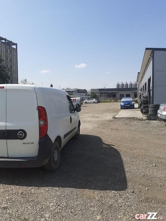 Utilizat 2013 Opel Combo Monovolum | 2.900 EUR - Imagine 1/4
