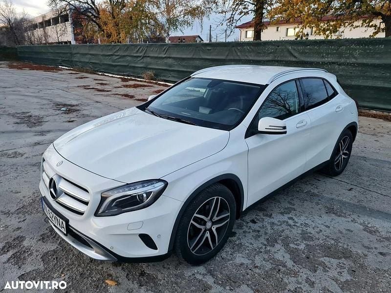 Culoarealb Utilizat 2015 Mercedes GLA200 SUV | 18.600 EUR (Preț OK) - Imagine 1/4