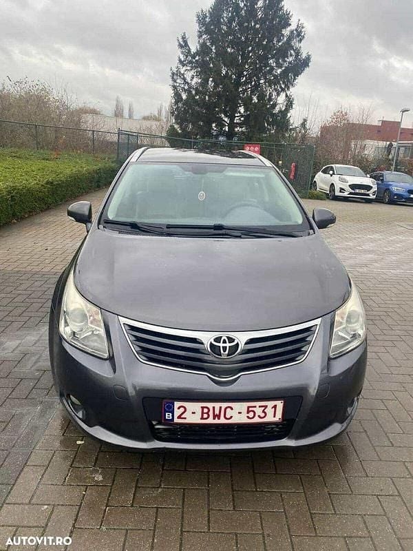 Culoareargint Utilizat 2009 Toyota Avensis Break | 4.000 EUR (Scump) - Imagine 1/4
