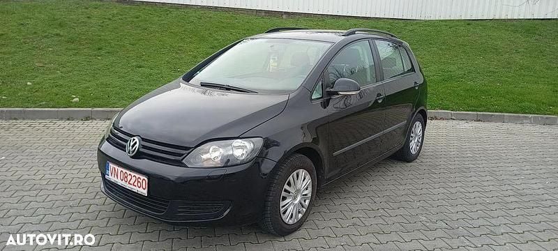 Culoarenegru Utilizat 2011 VW Golf VI Team Hatchback | 3.990 EUR (Preț bun) - Imagine 1/4