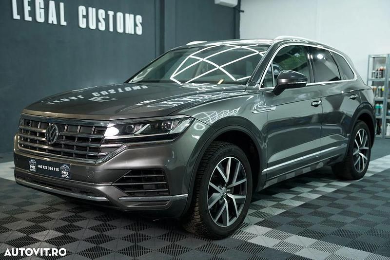 Gri Utilizat 2018 VW Touareg SUV | 28.000 EUR (Super Preț) - Imagine 1/4