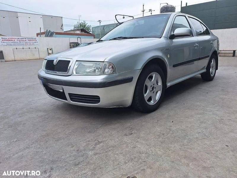 Argint Utilizat 2004 Skoda Octavia Classic Berlinǎ | 2.500 EUR (Preț bun) - Imagine 1/4
