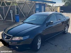 Culoarenegru Utilizat 2005 Honda Accord ES Berlinǎ | 4.000 EUR