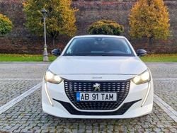 Culoarealb Utilizat 2022 Peugeot 208 GT Hatchback | 11.900 EUR (Preț OK)