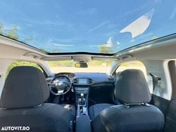 Culoaremaro Utilizat 2014 Peugeot 308 Access Hatchback | 5.800 EUR (Preț OK)