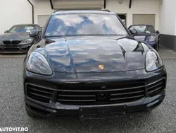 Culoarenegru Utilizat 2022 Porsche Cayenne SUV | 70.059 EUR