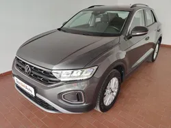 Gri mediu normal Utilizat 2023 VW T-Roc Life SUV | 17.700 EUR (Preț OK)