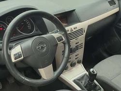 Utilizat 2009 Opel Astra | 2.500 EUR