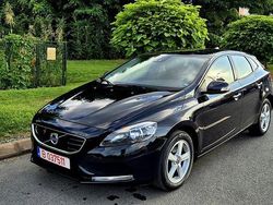 Negru Utilizat 2015 Volvo V40 Kinetic Break | 7.200 EUR (Preț bun)