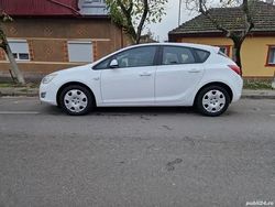 Utilizat 2010 Opel Astra Hatchback | 3.450 EUR (Preț OK)