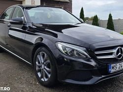 Culoarenegru Utilizat 2017 Mercedes C200 AMG line Berlinǎ | 14.490 EUR (Super Preț)