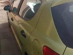 Utilizat 2004 Peugeot 207 Berlinǎ | 700 EUR