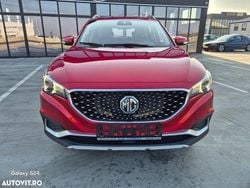 Rosu Utilizat 2021 MG ZS Luxury Berlinǎ | 14.990 EUR (Preț OK)