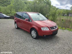 Rosu Utilizat 2007 VW Touran Basis Monovolum | 2.700 EUR