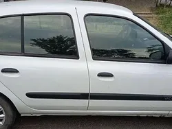 Alb Utilizat 2003 Renault Clio II | 1.450 EUR (Preț bun)