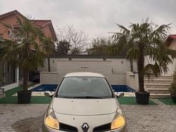 Culoaregalbeuriu Utilizat 2008 Renault Clio III | 1.299 EUR