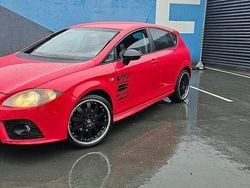 Culoarerosu Utilizat 2011 Seat Leon Copa Hatchback | 2.990 EUR (Super Preț)