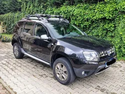 Culoarenegru Utilizat 2015 Dacia Duster Lauréate SUV | 8.850 EUR (Preț bun)