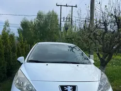 Utilizat 2008 Peugeot 207 Hatchback | 1.600 EUR (Preț OK)