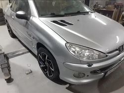 Argintiu Utilizat 2004 Peugeot 206 CC Cabrio | 3.200 EUR