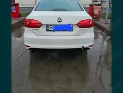 Utilizat 2013 VW Jetta Berlinǎ | 7.900 EUR