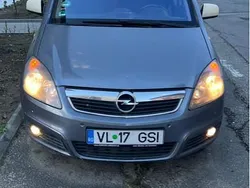 Gri Utilizat 2006 Opel Zafira Monovolum | 3.000 EUR (Preț OK)