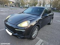 Culoarenegru Utilizat 2016 Porsche Cayenne SUV | 29.900 EUR (Preț OK)
