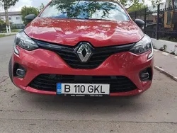 Rosu Utilizat 2021 Renault Clio V Equilibre Hatchback | 7.900 EUR (Preț bun)