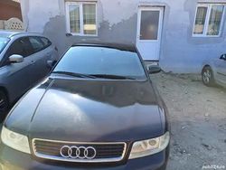 Utilizat 2000 Audi A4 Berlinǎ | 900 EUR