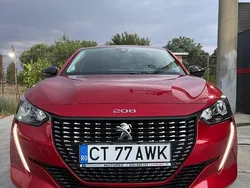 Culoarerosu Utilizat 2022 Peugeot 208 Active Hatchback | 12.900 EUR (Puțin scump)