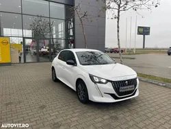 Alb Utilizat 2022 Peugeot 208 Active Hatchback | 16.259 EUR (Puțin scump)
